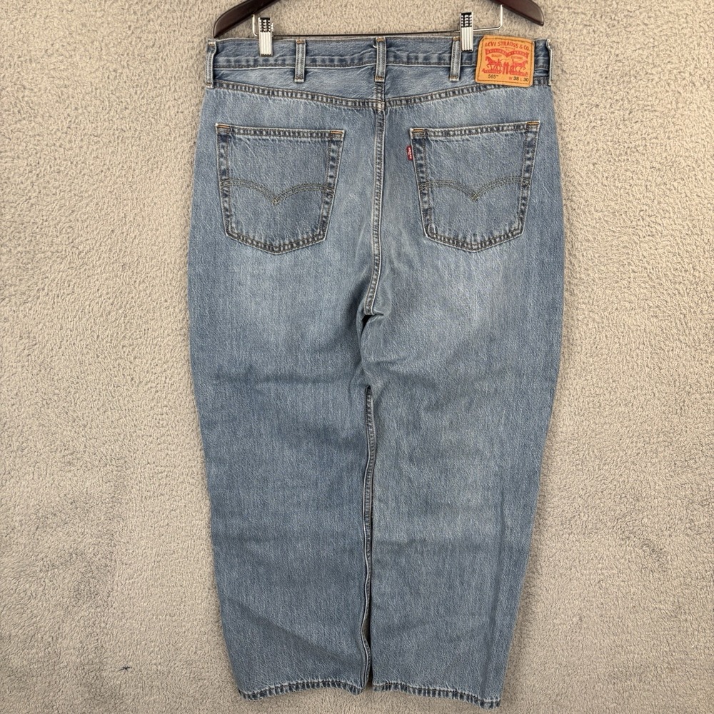 Levis 565 Jeans Mens 38x30 Blue Denim Loose Fit Straight Leg Medium Wash Zip Fly